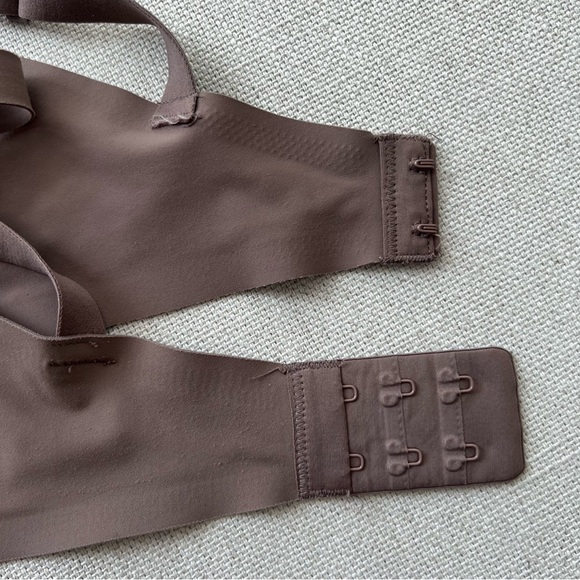 SKIMS Naked Plunge Bralette - Picture 12 of 12